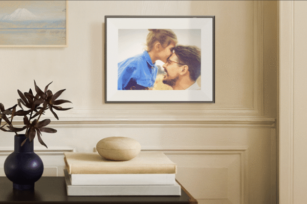 Aura introduces a $499 e-ink digital photo frame that lets you go cordless